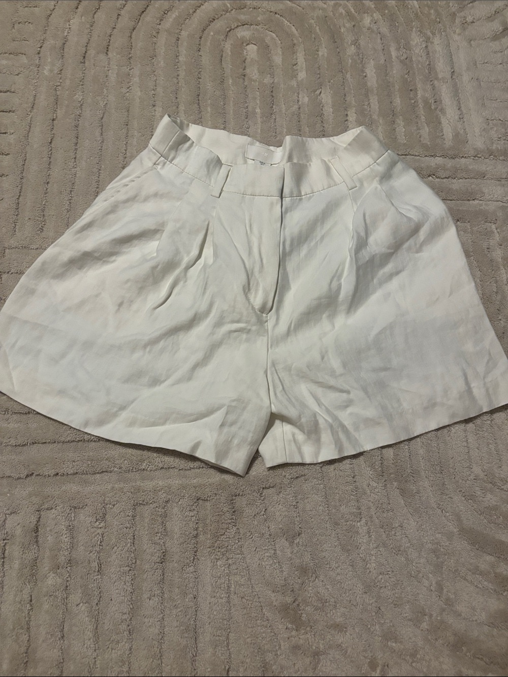 H&M Cream High-Waist Pleated Shorts